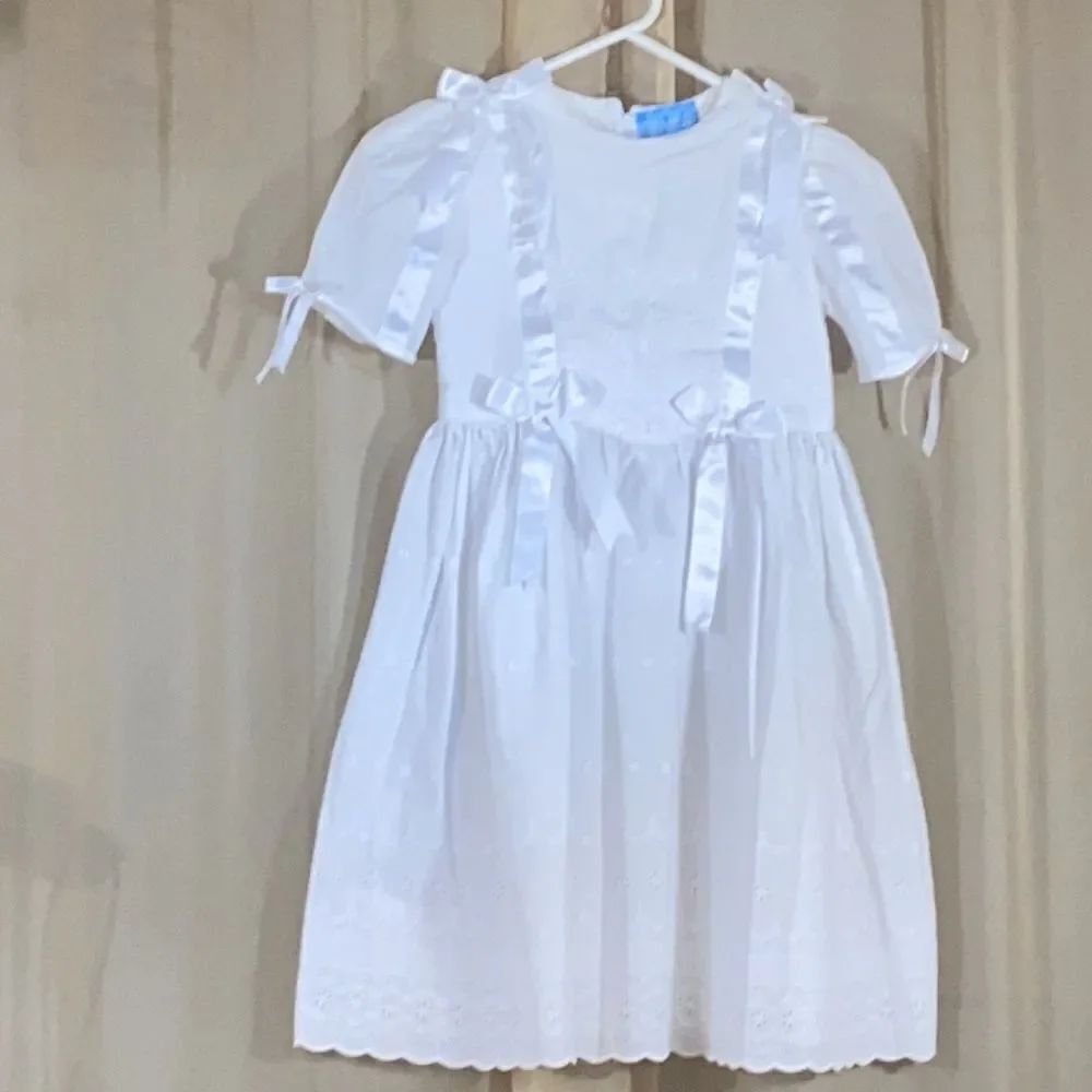 VINTAGE MADE WITH LOVE BY NANA WHITE GIRL DRESS SIZE 6/8 Approximate No Tag